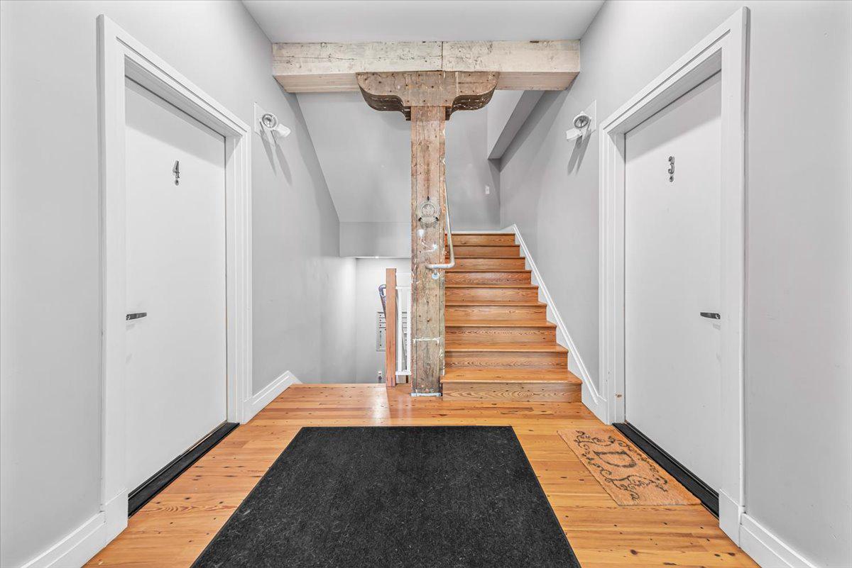 1210 QUEEN ST 1