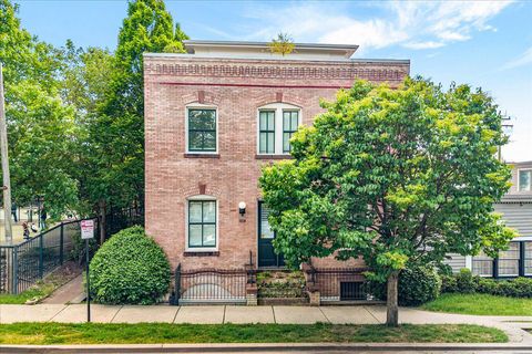 Photo of 1210 Queen St #1, ALEXANDRIA, VA 22314 (MLS # VAAX2059672)
