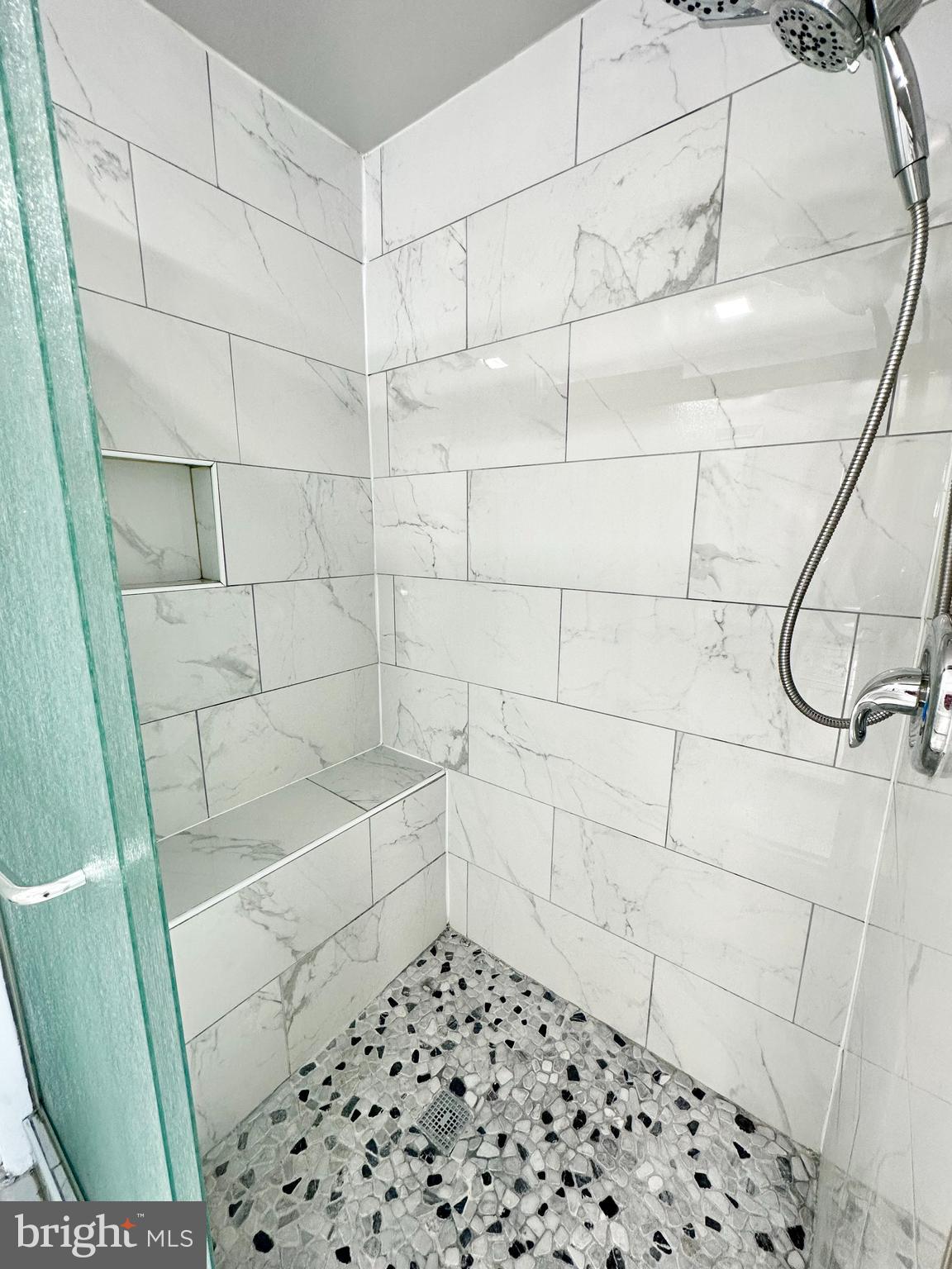 TANTALLON ON THE POTOMAC - Residential Lease