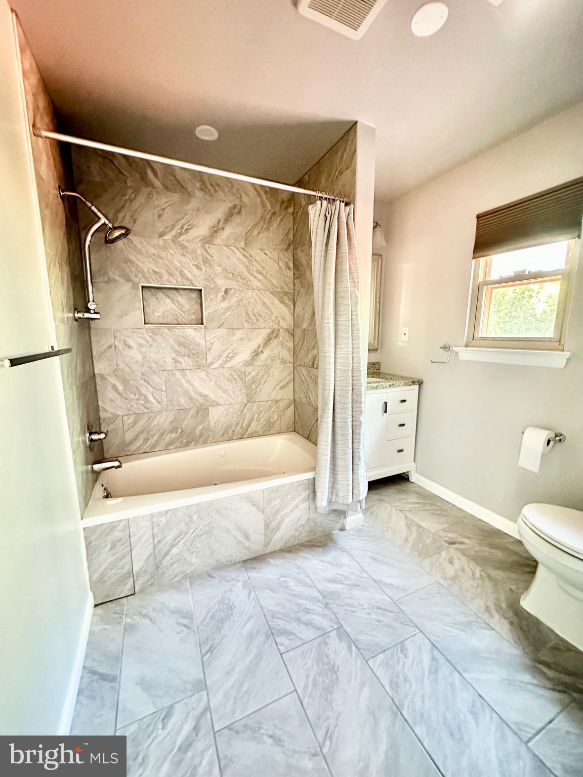 TANTALLON ON THE POTOMAC - Residential Lease