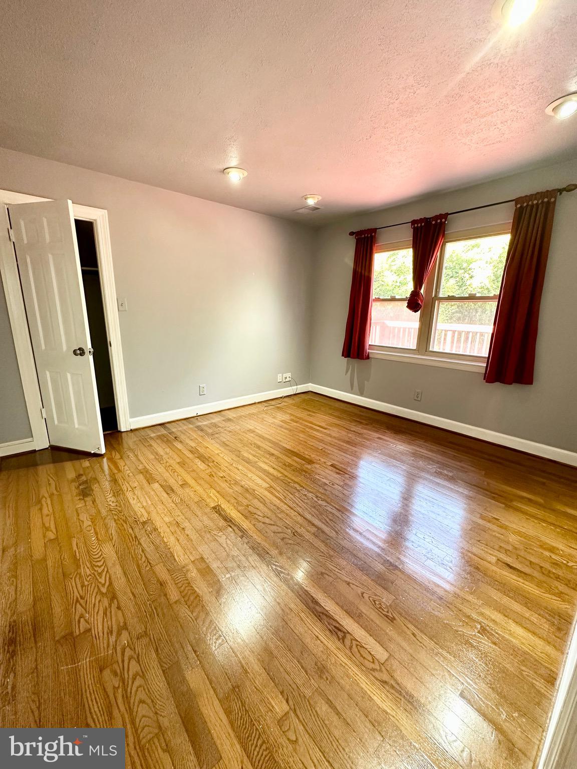 TANTALLON ON THE POTOMAC - Residential Lease