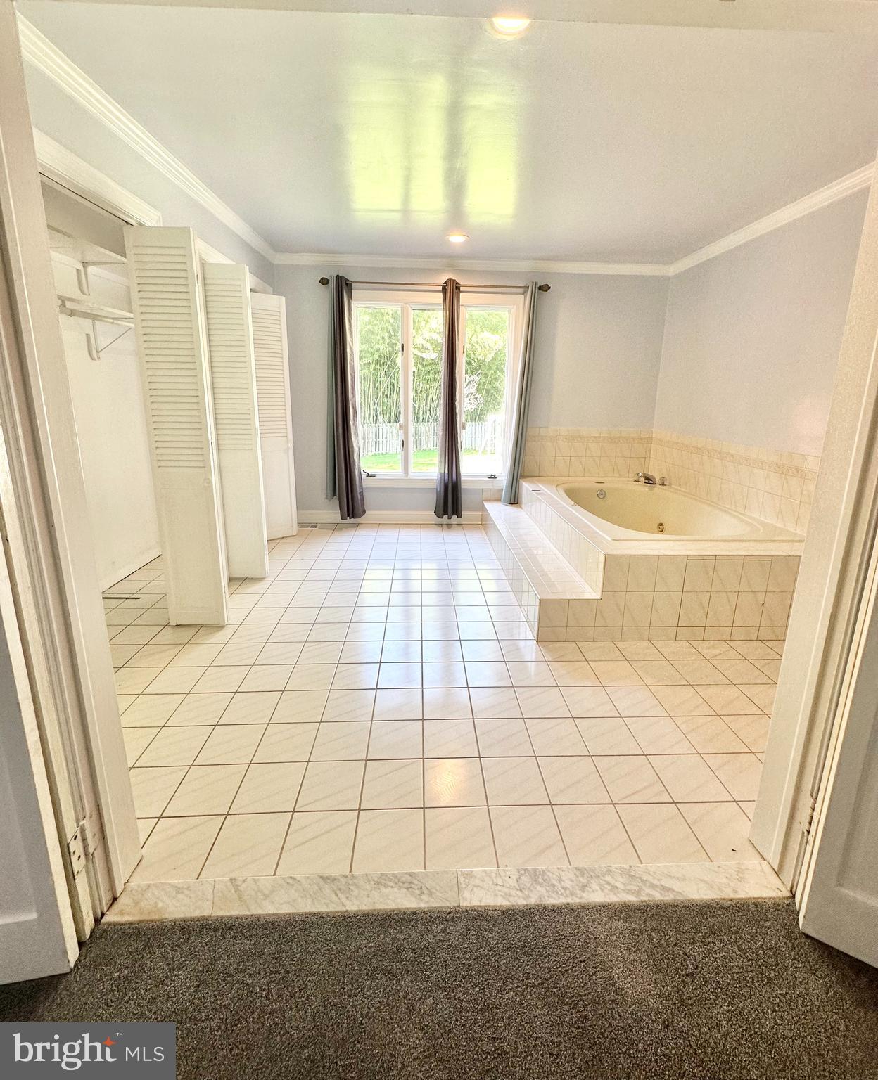 TANTALLON ON THE POTOMAC - Residential Lease