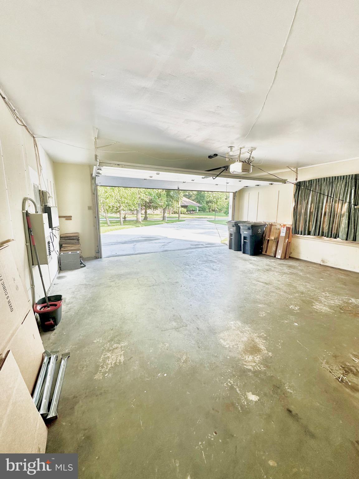 TANTALLON ON THE POTOMAC - Residential Lease