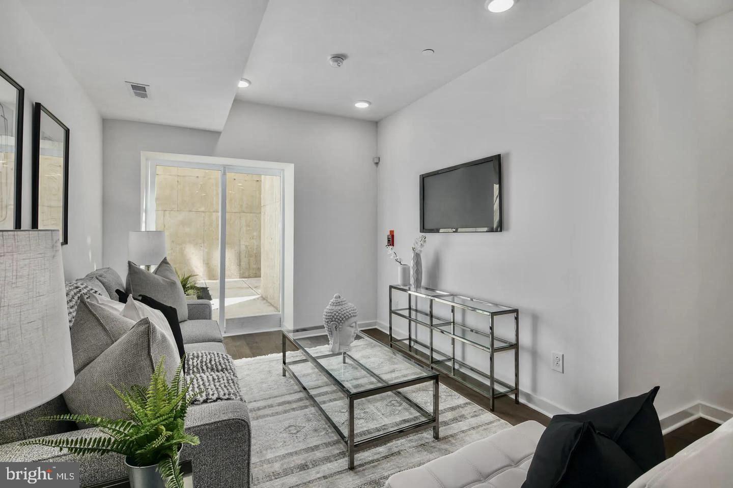 OLDE KENSINGTON - Residential Lease