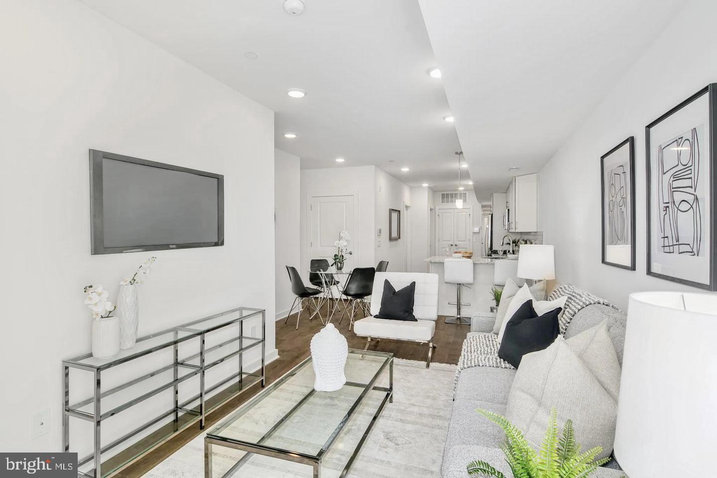 OLDE KENSINGTON - Residential Lease