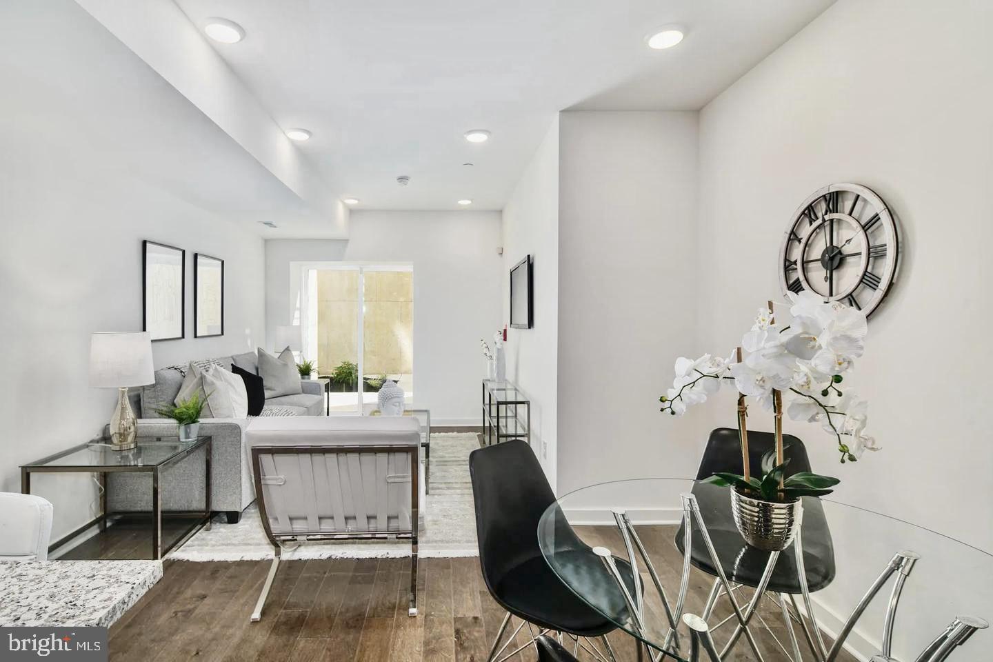 OLDE KENSINGTON - Residential Lease