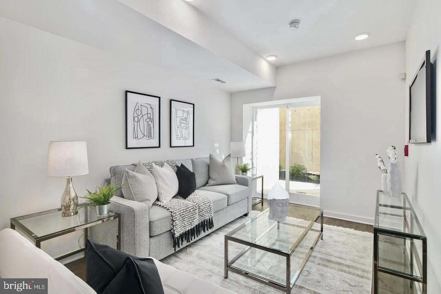 OLDE KENSINGTON - Residential Lease