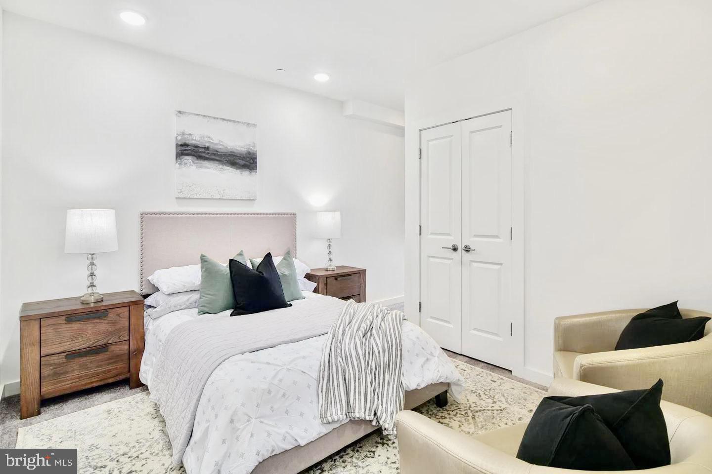 OLDE KENSINGTON - Residential Lease