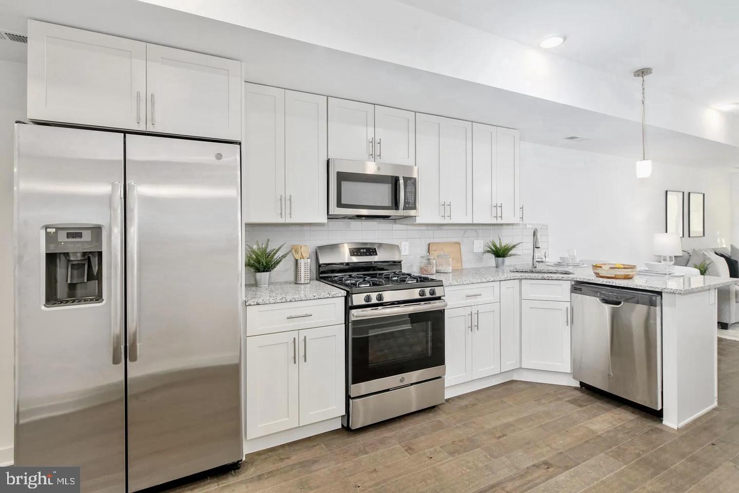 OLDE KENSINGTON - Residential Lease