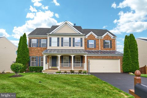 Photo of 8553 Daltons Grove Way, BRISTOW, VA 20136 (MLS # VAPW2120106)