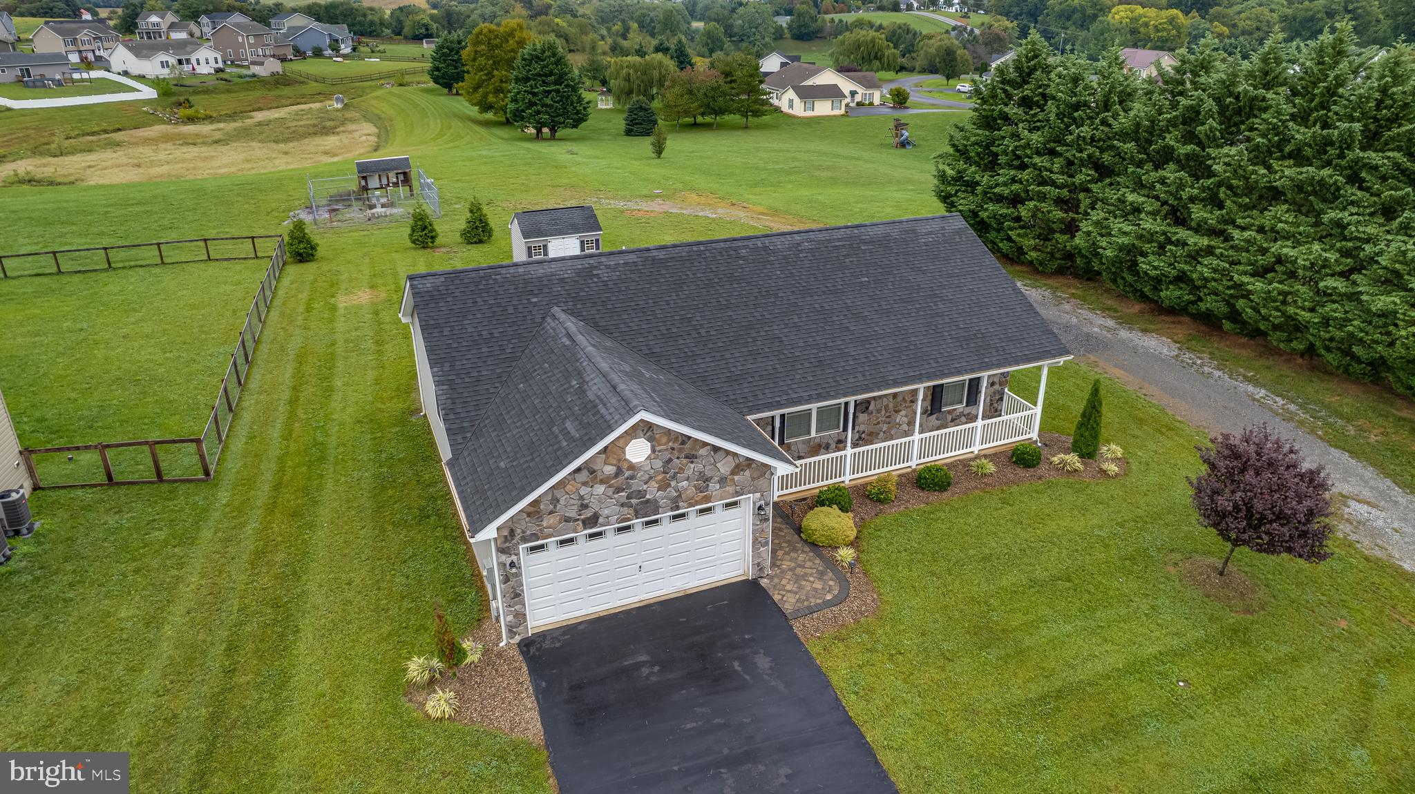 PEBBLE RIDGE - Residential