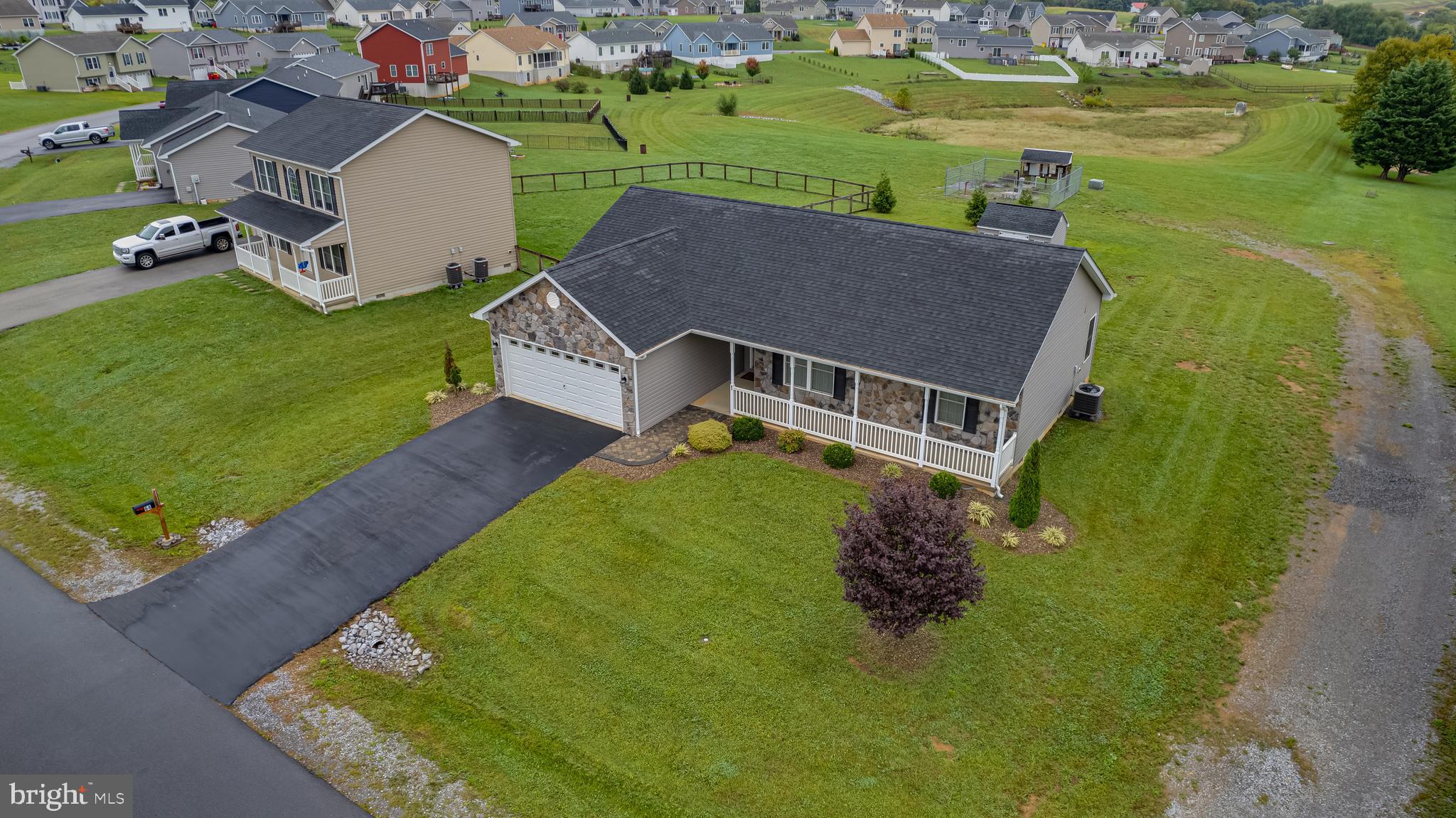 PEBBLE RIDGE - Residential