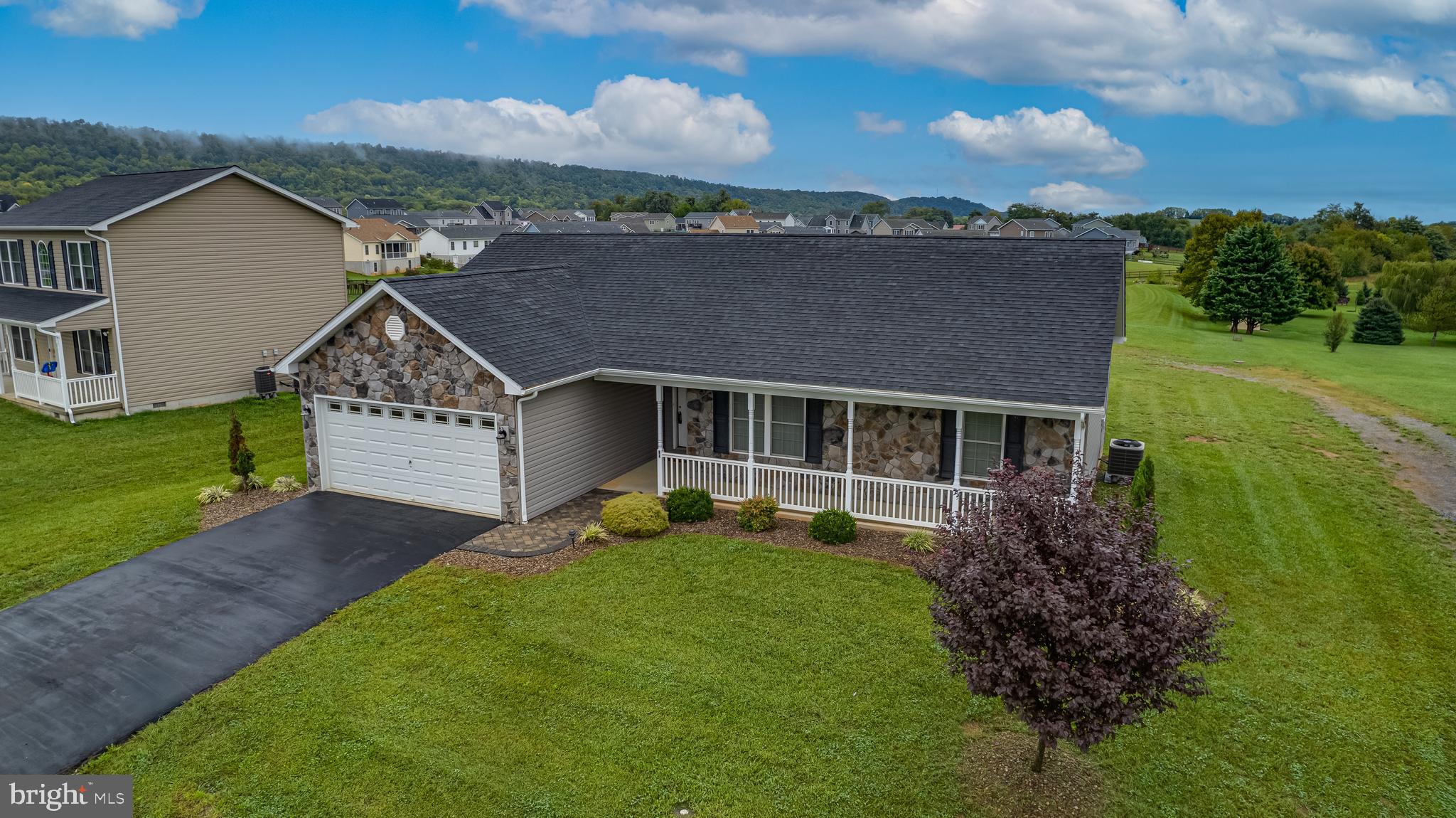 PEBBLE RIDGE - Residential