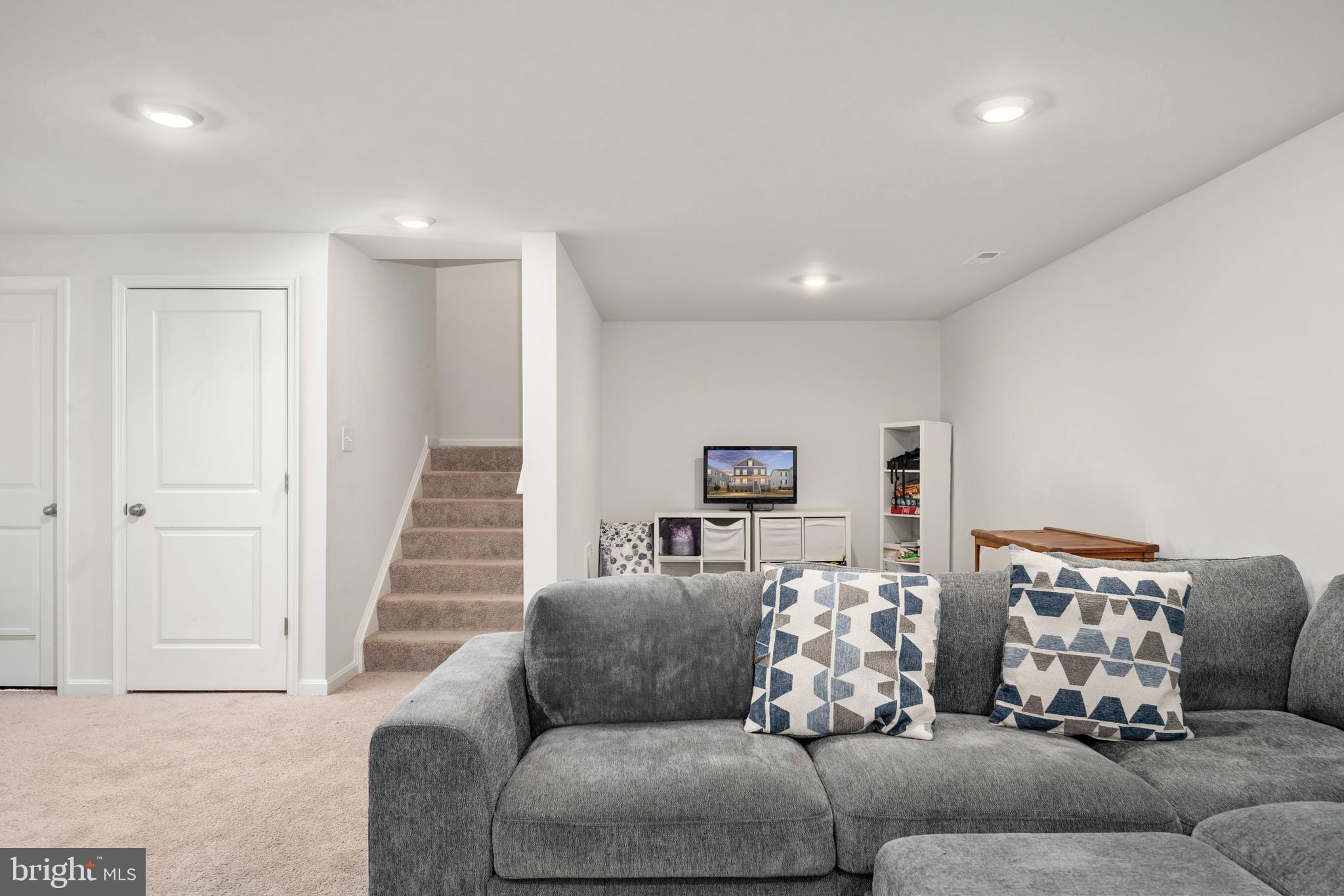 LADYSMITH VILLAGE - Residential