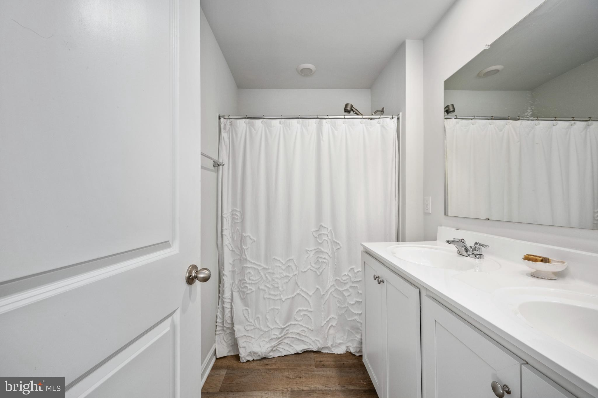 LADYSMITH VILLAGE - Residential