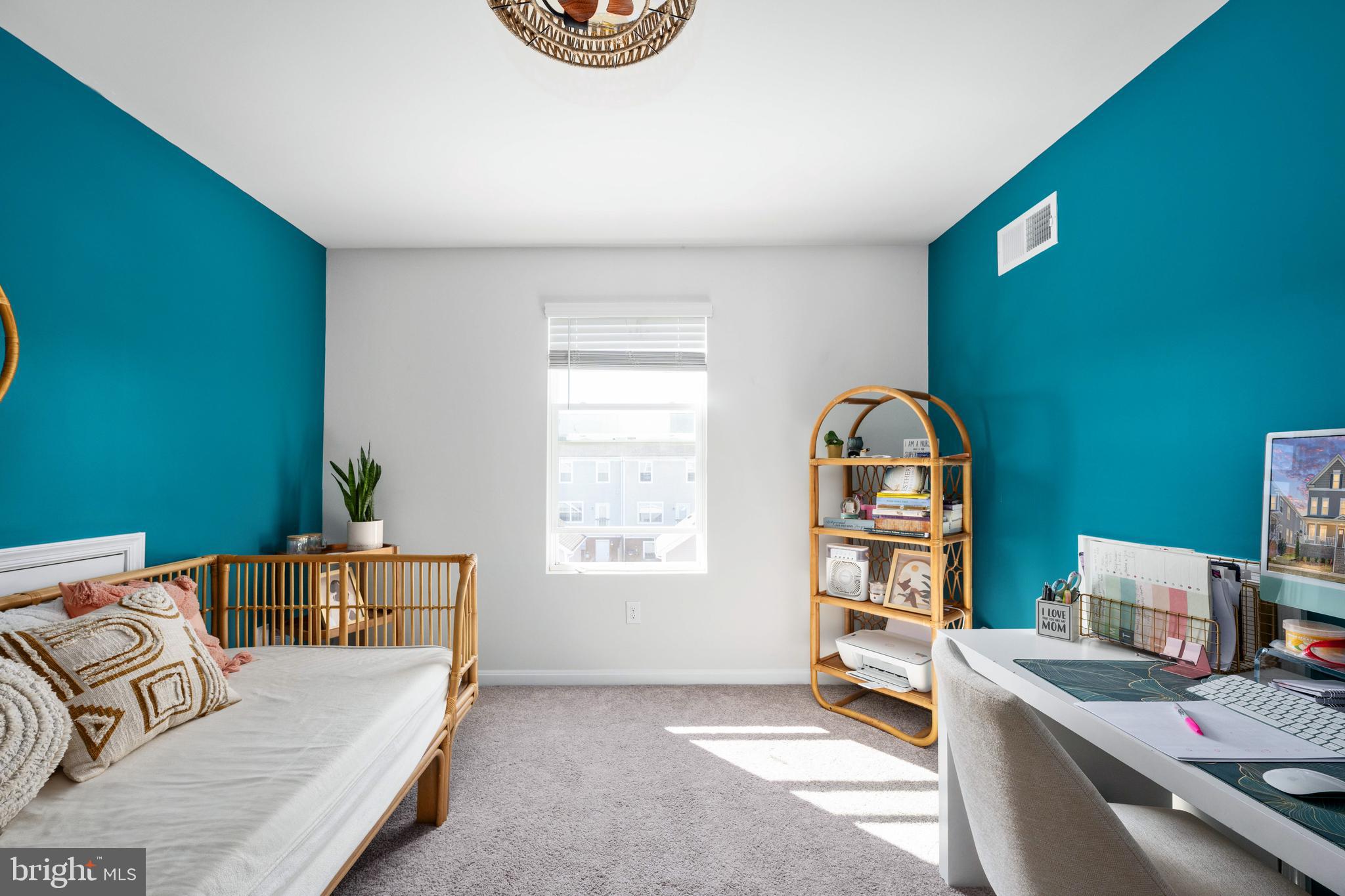 LADYSMITH VILLAGE - Residential