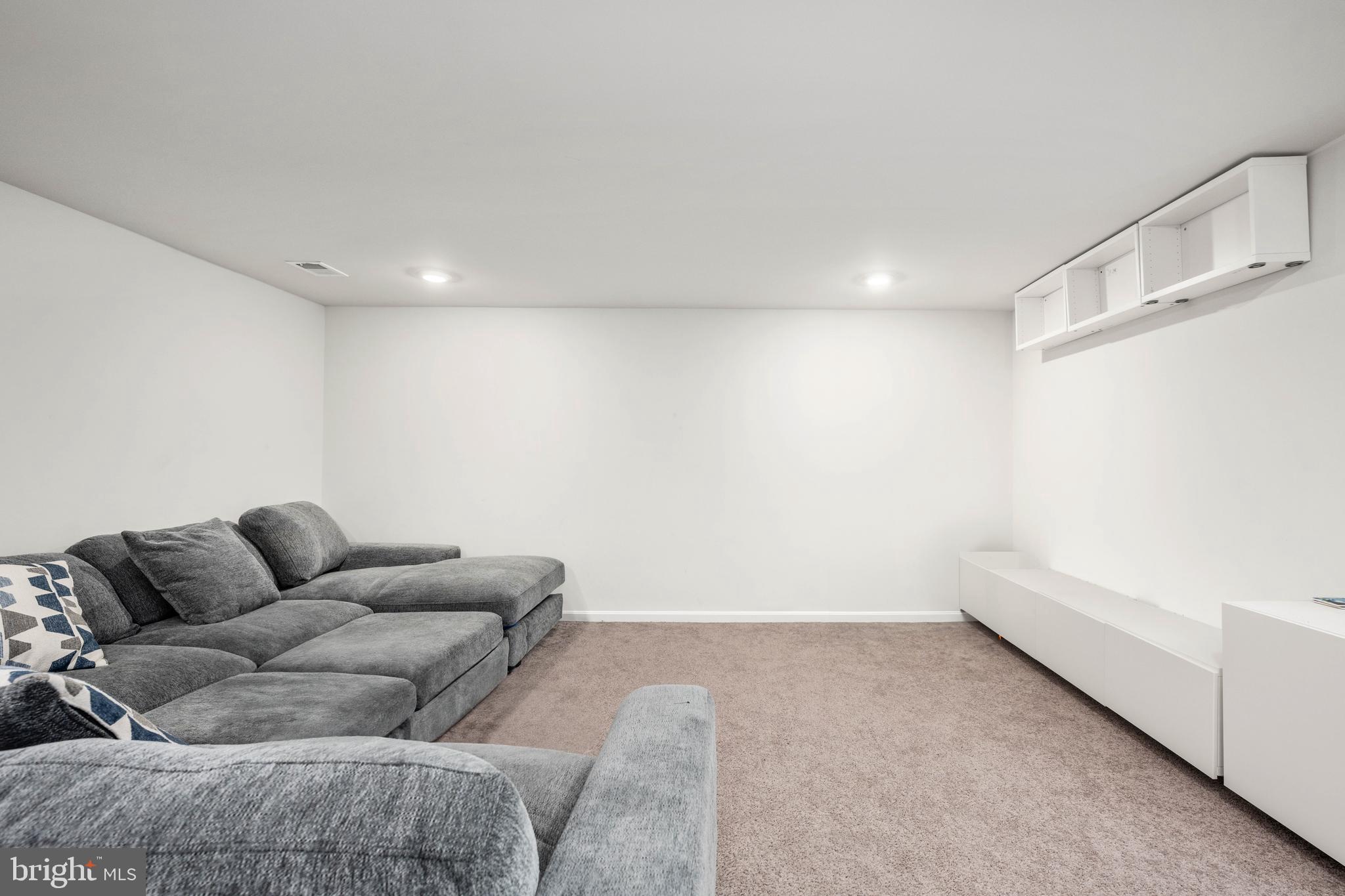 LADYSMITH VILLAGE - Residential