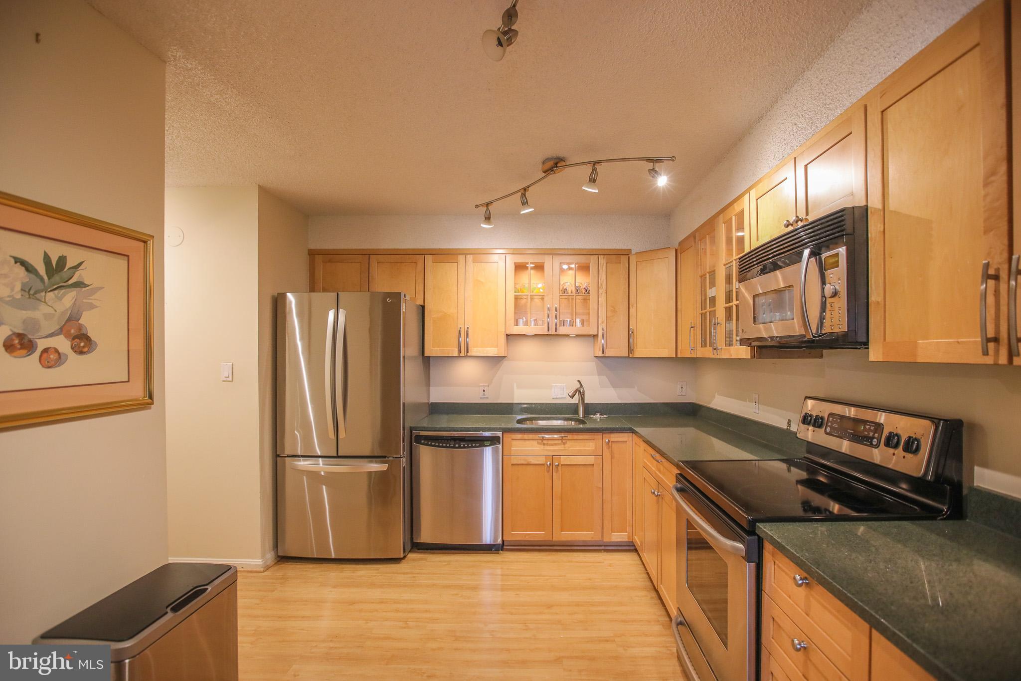 3800 POWELL LANE 1121