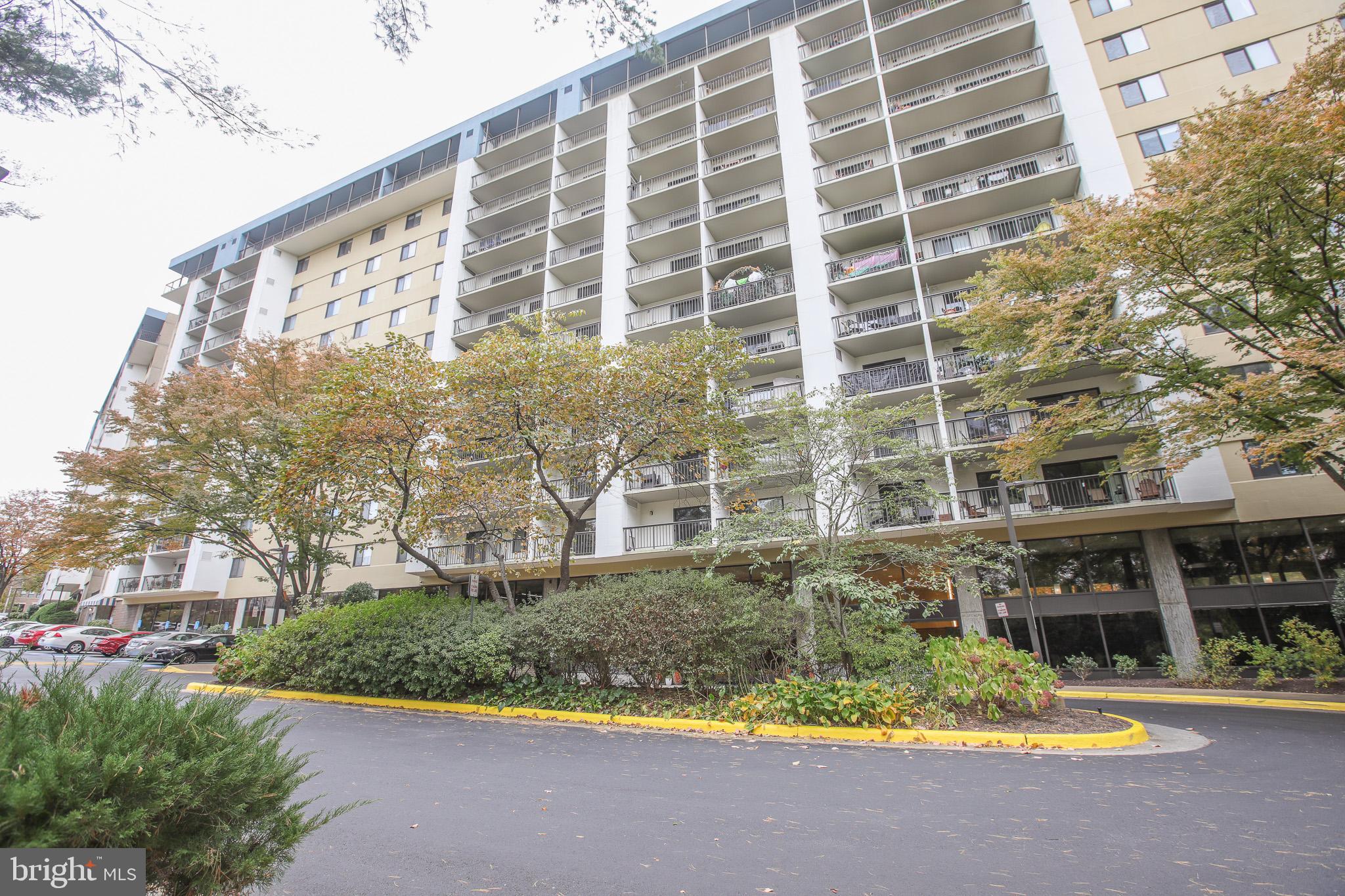 LAKESIDE PLAZA - Residential