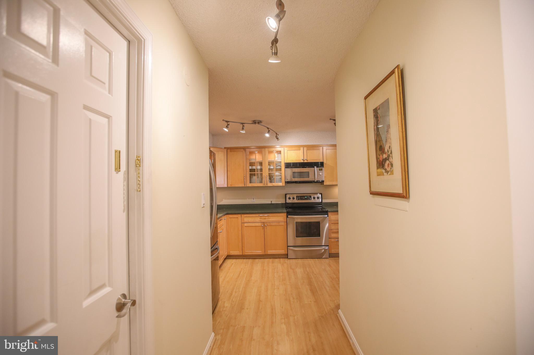 LAKESIDE PLAZA - Residential