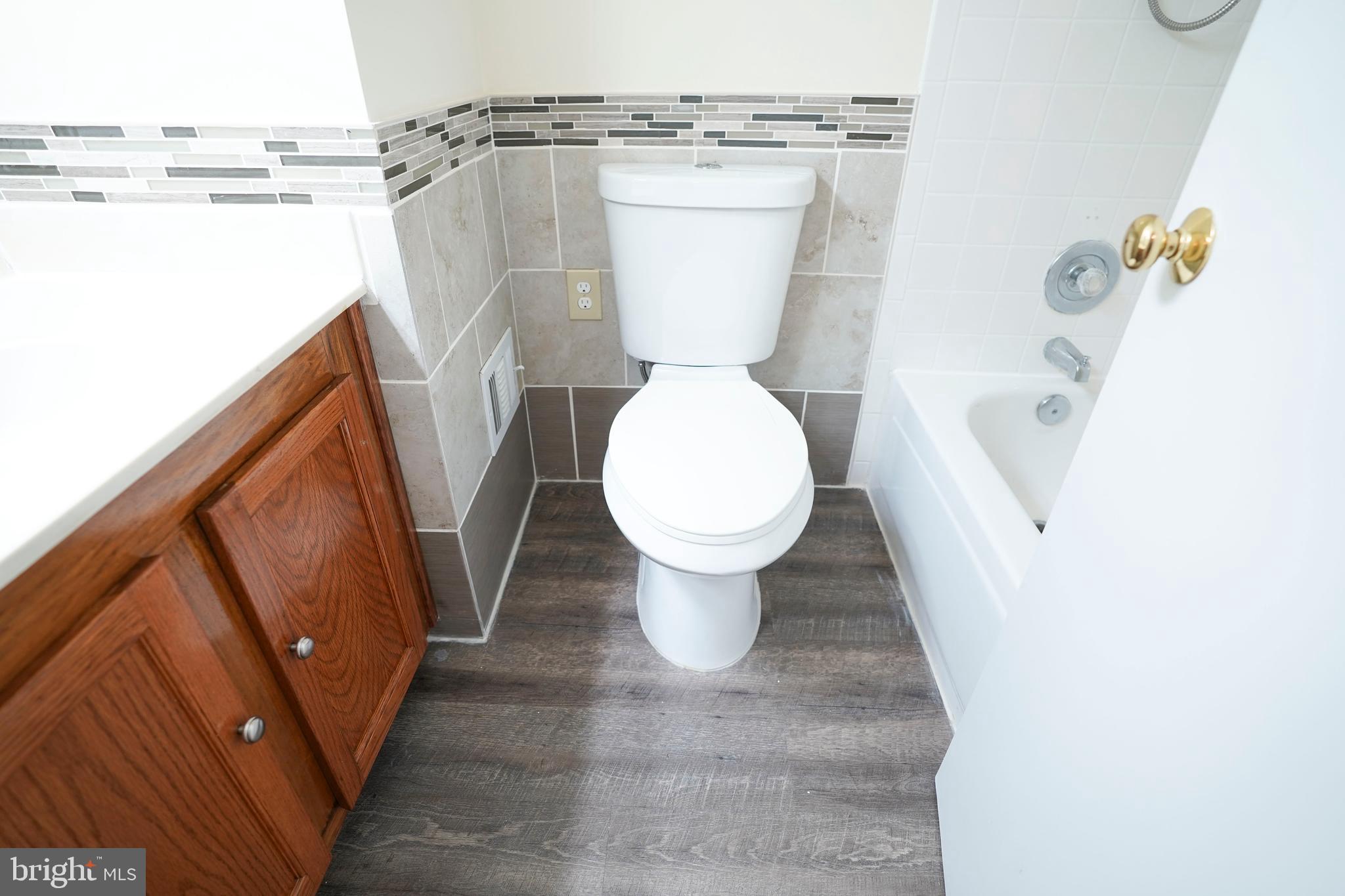 COMPTON VALLEY ESTATES - Residential