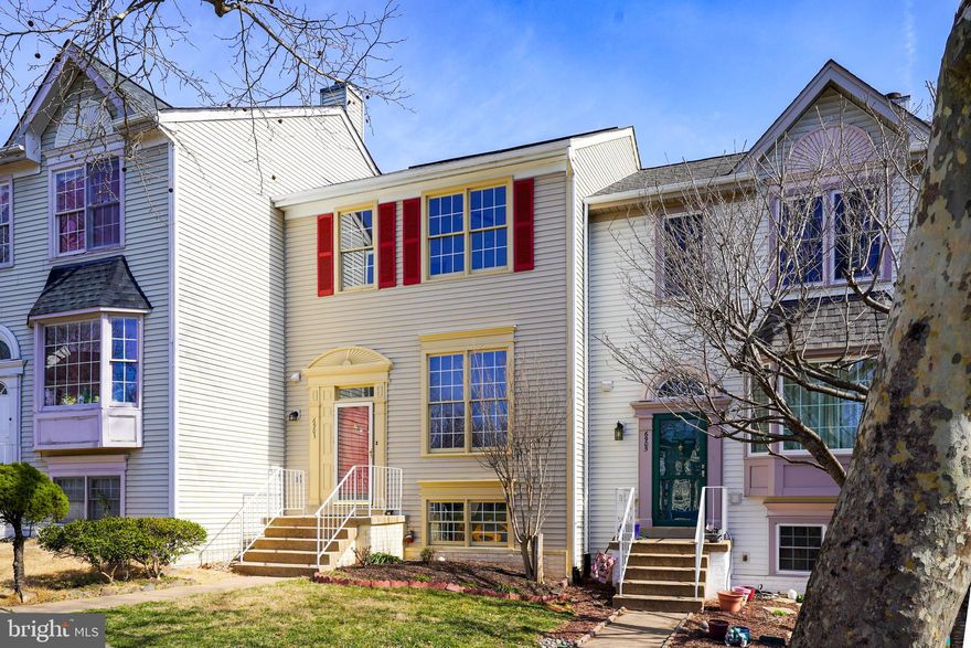 This beautiful 3 bedroom, 3.5 bath townhome has been greatly improved and is located on a premium lot. Delivering plenty of living space on 3 totally finished levels, a deck, fenced backyard, open floor plan, gleaming hardwood floors, new LVP floors, fresh neutral paint, fireplace, upgraded kitchen with all brand new Stainless Steel appliances and brand new quartz countertop. The hardwoods floor on the main level extends from upper to lower stairs. All bedrooms, hallway, and bathrooms have brand new LVP floors. 
Community has plenty of street parking, community pool, tennis & basketball courts, tot lots & walking trails. Close to Shopping, Movies & Restaurants, Rt. 28, Braddock Rd., Rt. 29, I66  as well as Commuter Lots.  Don't miss this great townhome !!!!!  OFFER DUE BY TUESDAY 12 PM (NOON), HOWEVER SELLER RESERVES THE RIGHT TO ACCEPT AN OFFER EARLIER.