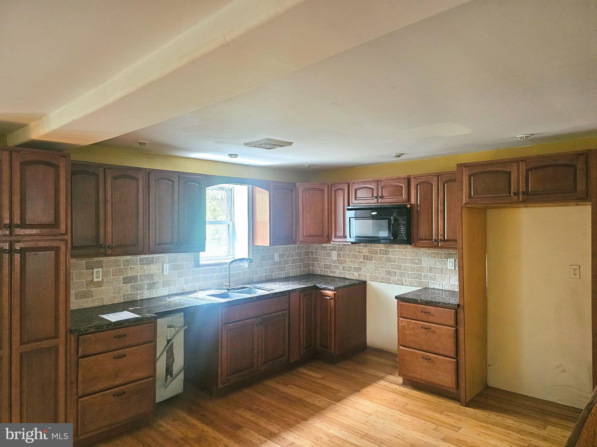 3013 CROOKED HILL ROAD