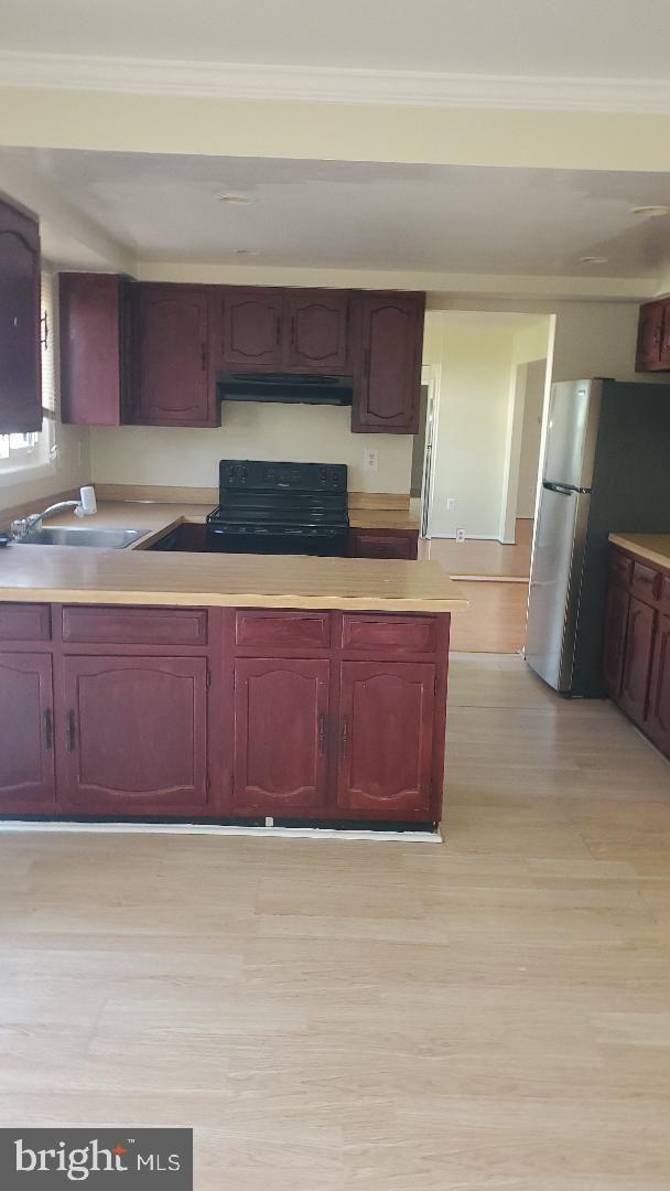 RAMBLING HILLS - Residential Lease