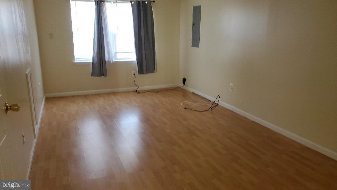 RAMBLING HILLS - Residential Lease