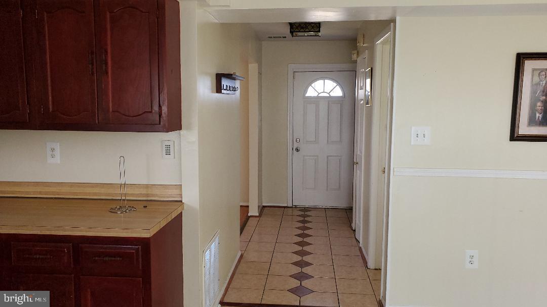 RAMBLING HILLS - Residential Lease