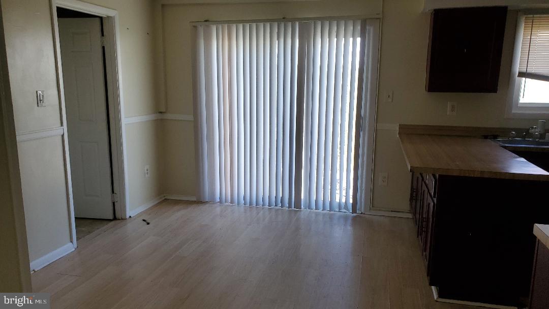 RAMBLING HILLS - Residential Lease