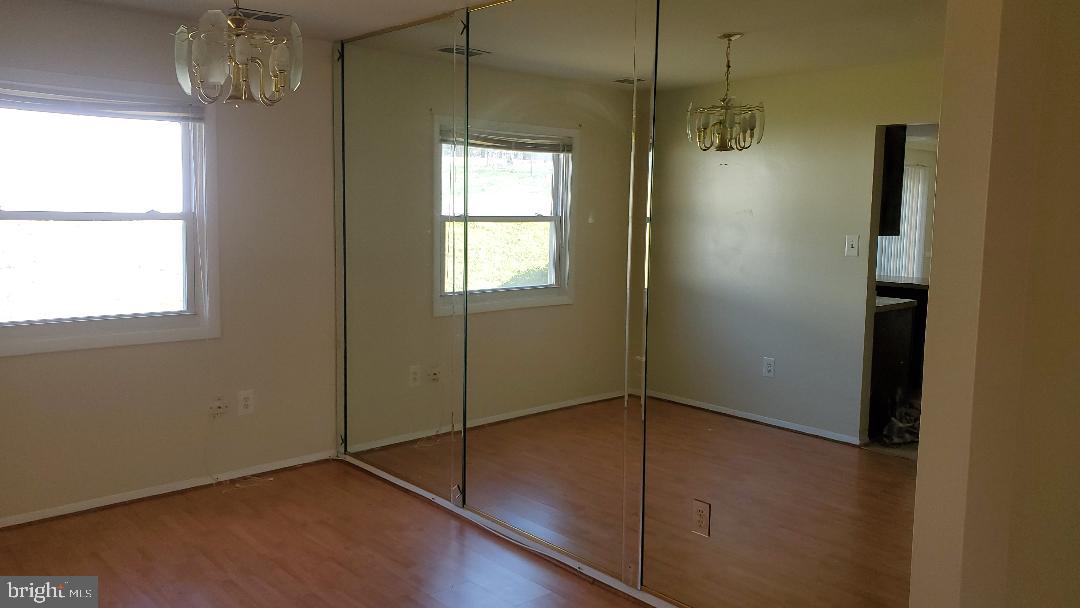 RAMBLING HILLS - Residential Lease