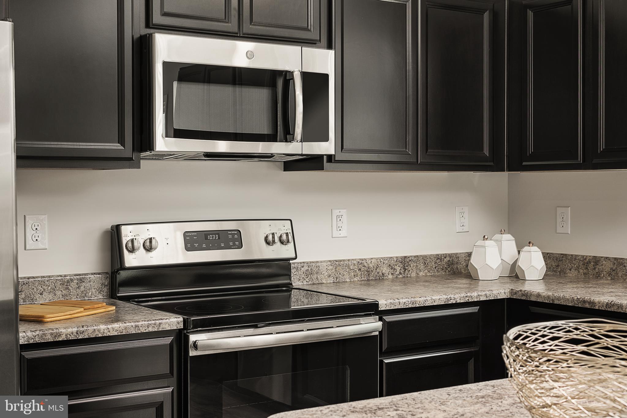 CARDINAL POINTE - Residential