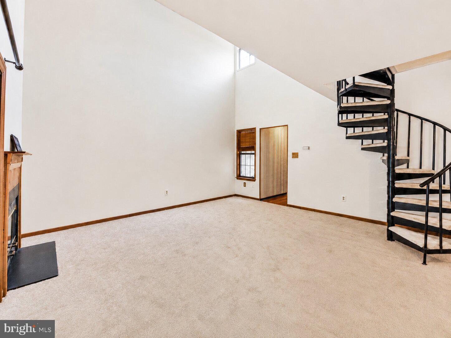 19 SUMMIT COURT