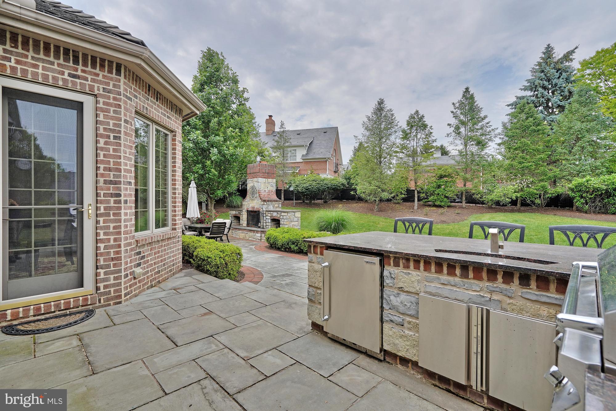 WESTBURY PARK - Residential