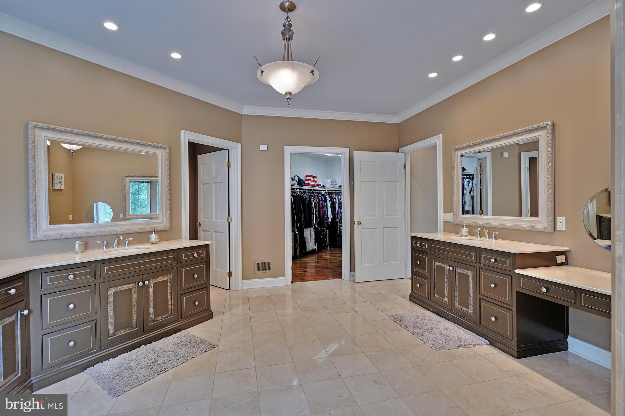 WESTBURY PARK - Residential