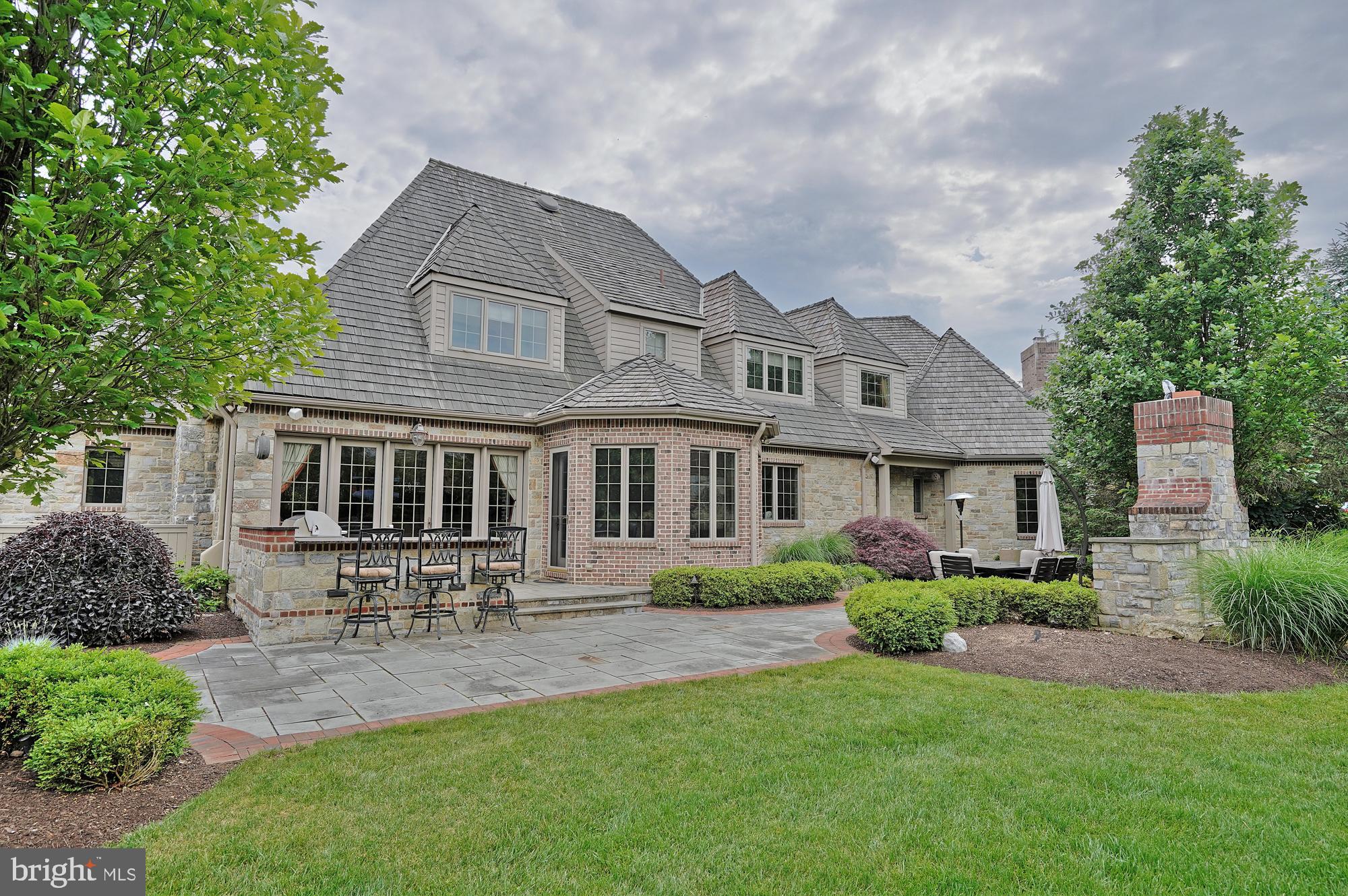 WESTBURY PARK - Residential