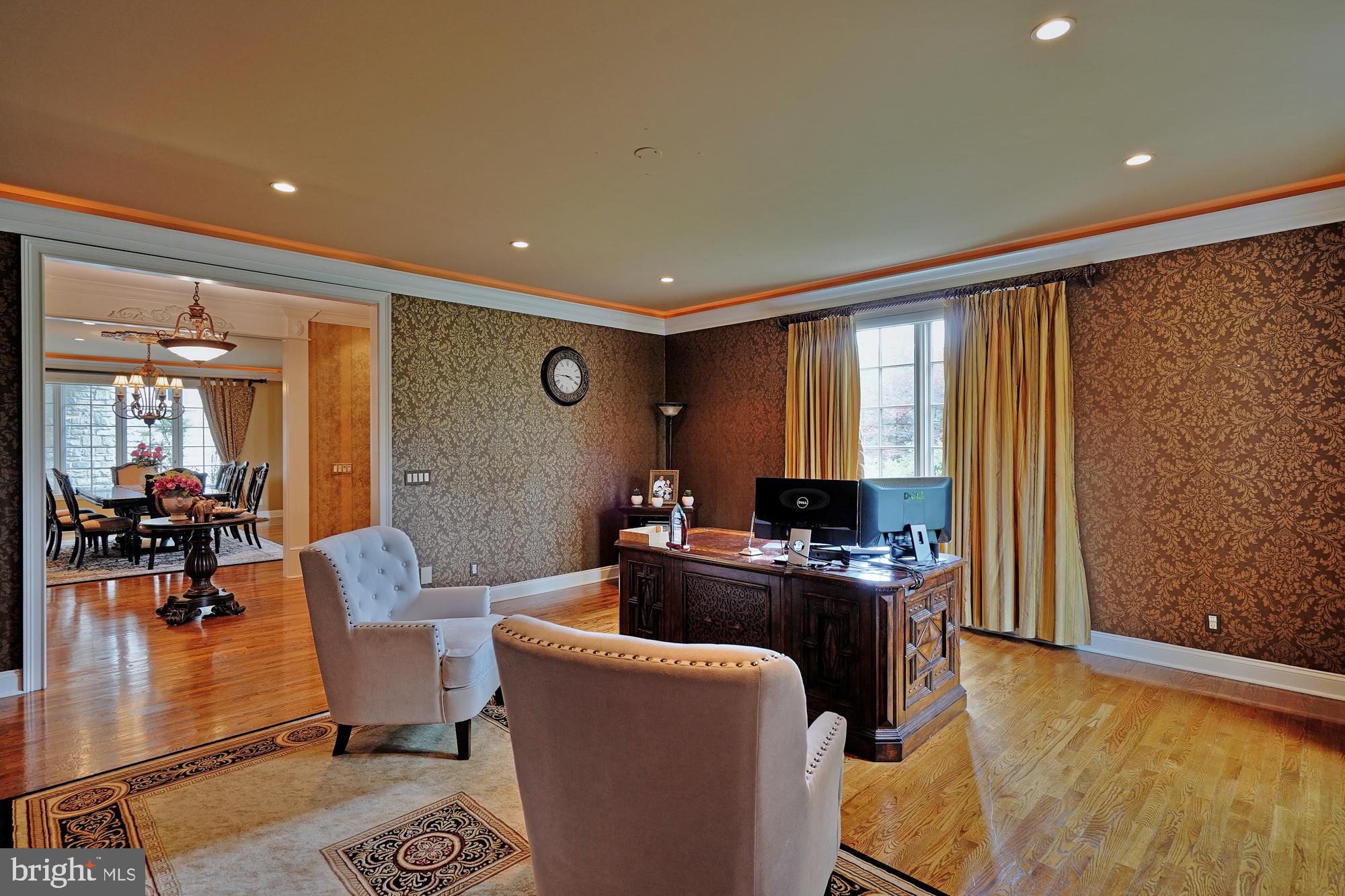 WESTBURY PARK - Residential