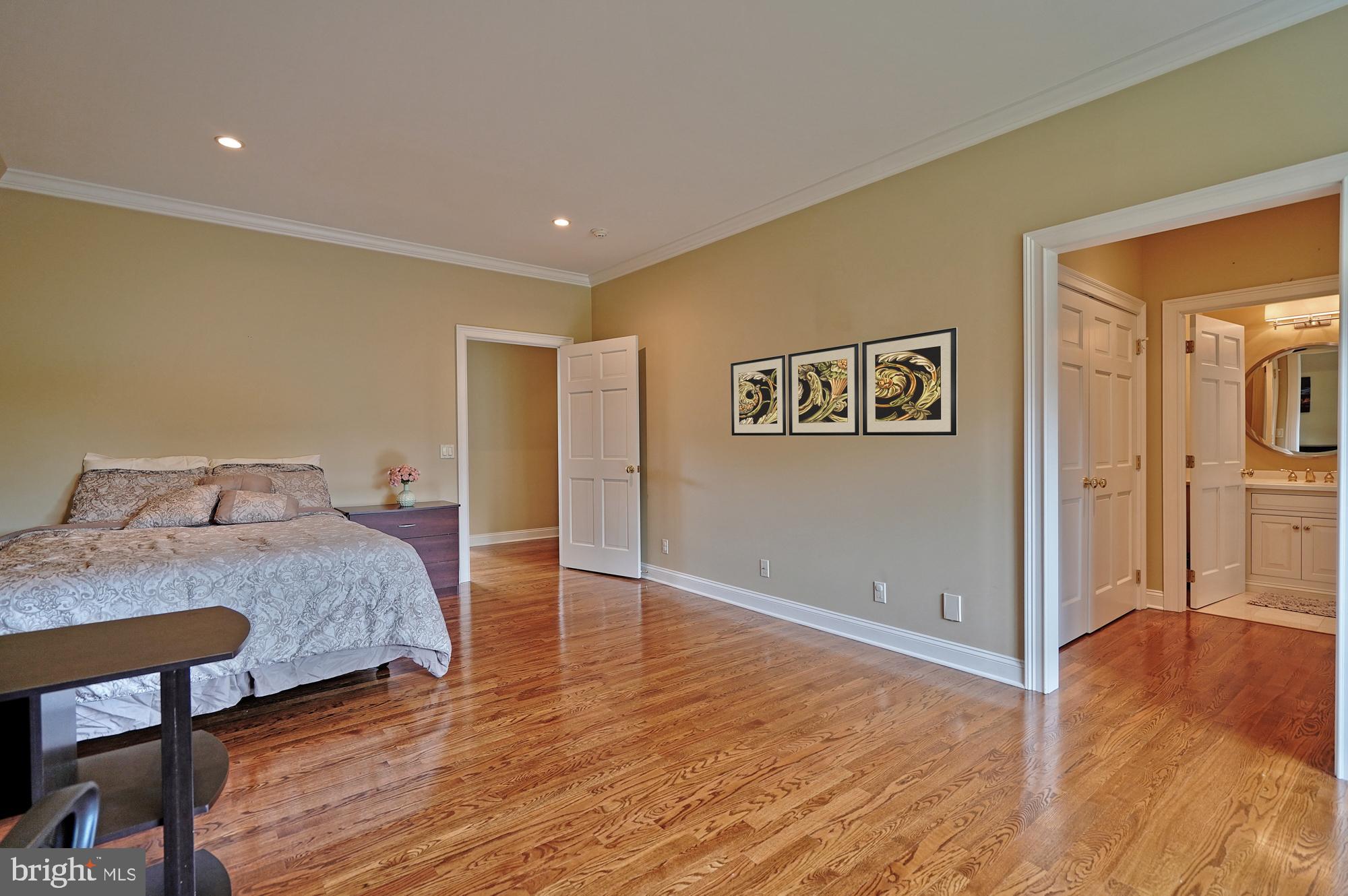 WESTBURY PARK - Residential