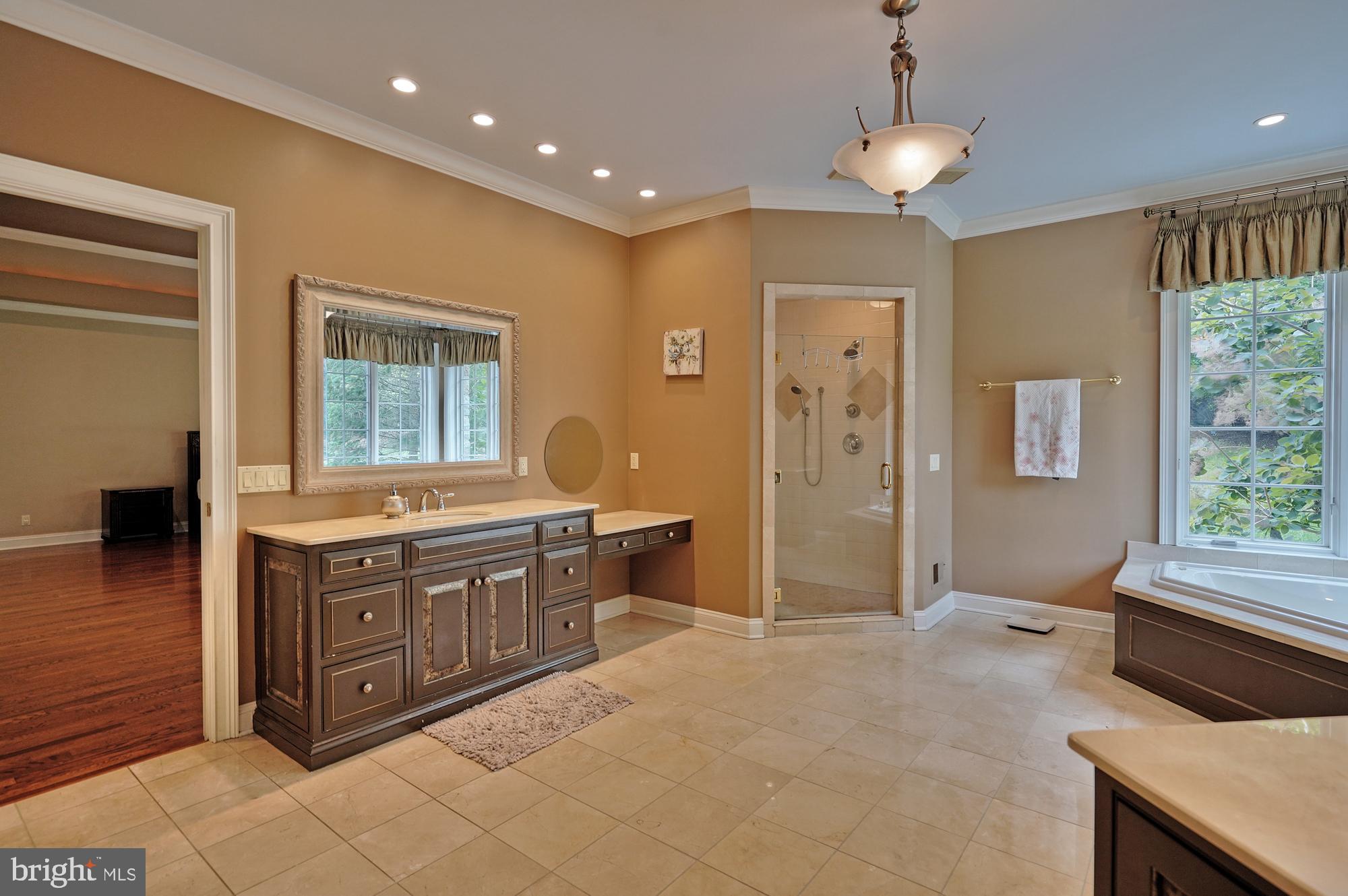 WESTBURY PARK - Residential