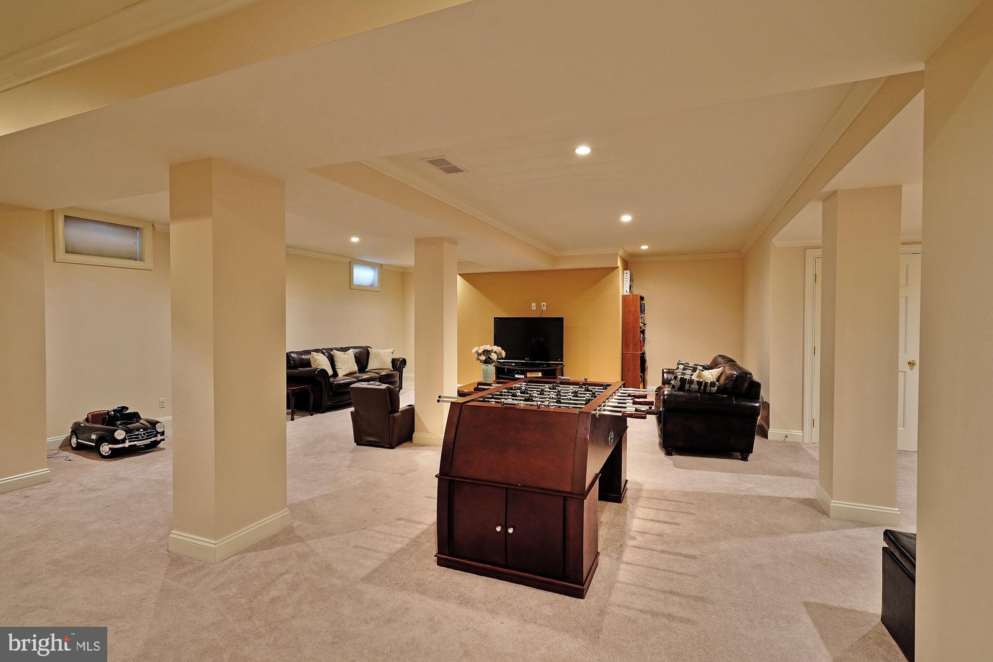 WESTBURY PARK - Residential