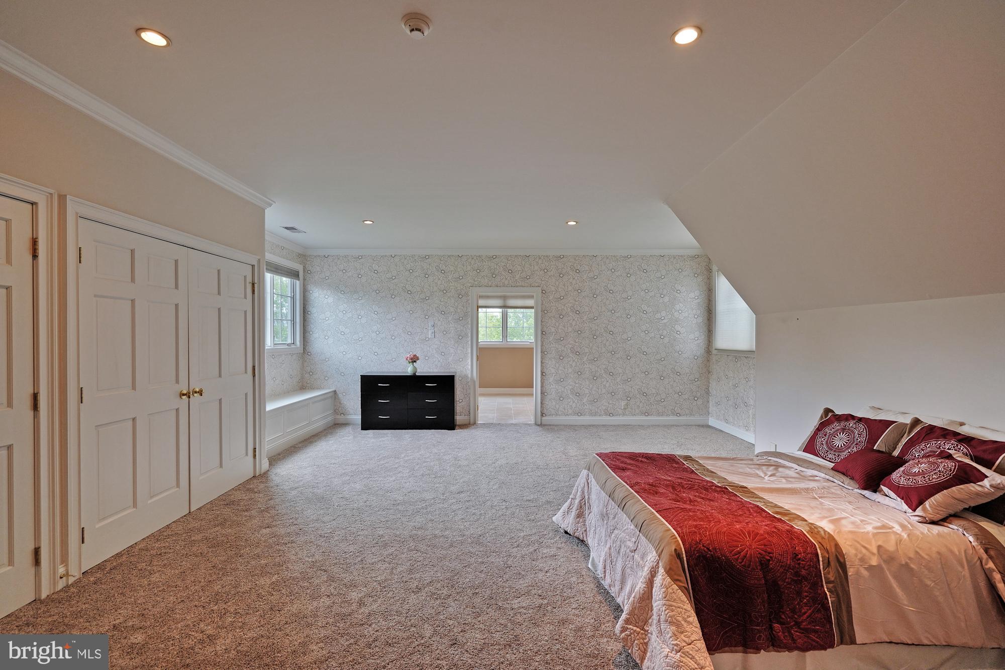 WESTBURY PARK - Residential