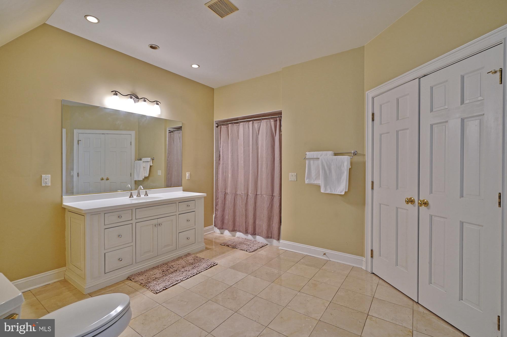 WESTBURY PARK - Residential