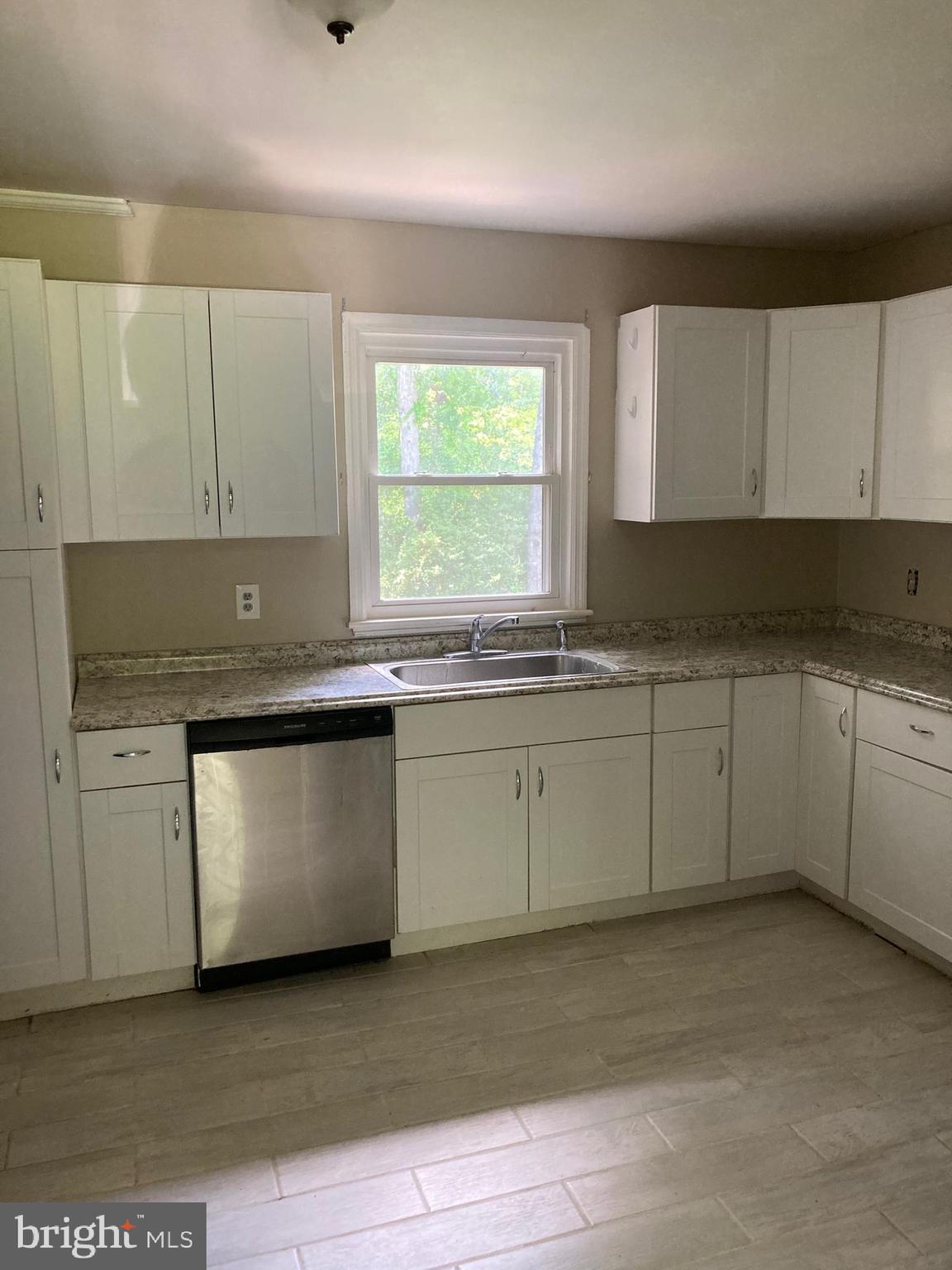 ROLLINSWOOD SOUTH - Residential Lease