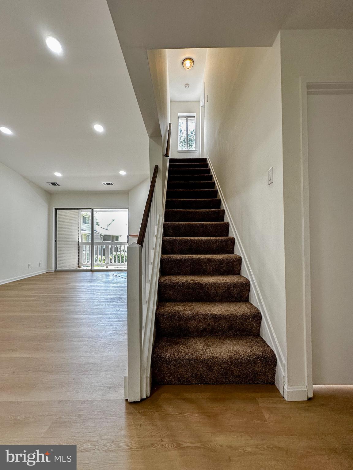 FARMINGDALE - Residential