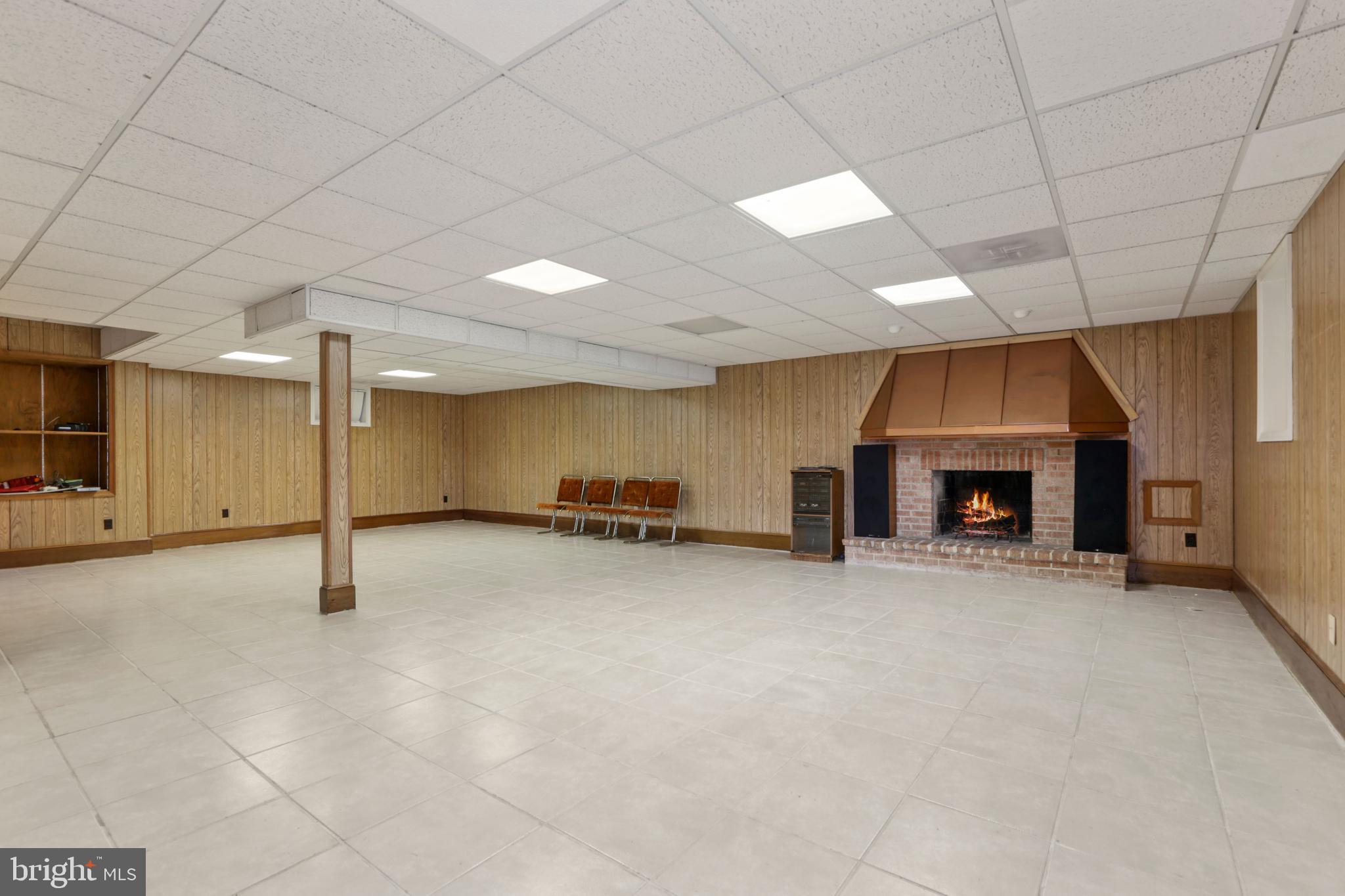 FAIRWOOD ACRES - Residential