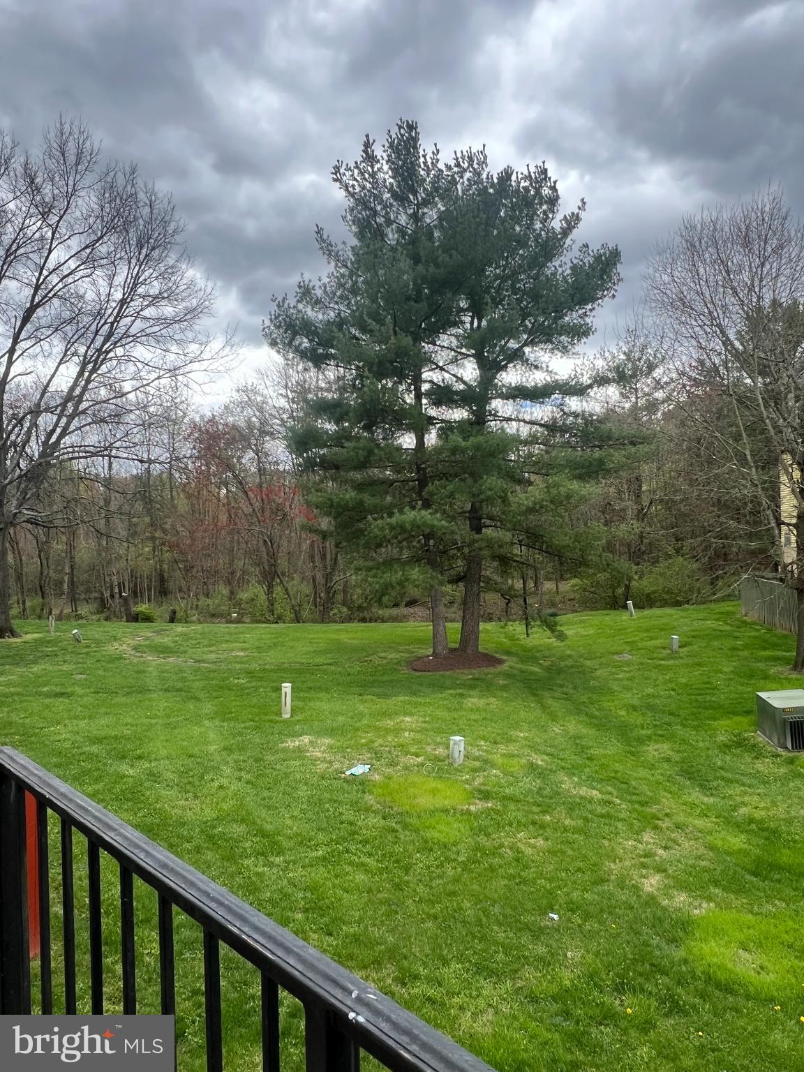 APPLEWALK CONDO - Residential