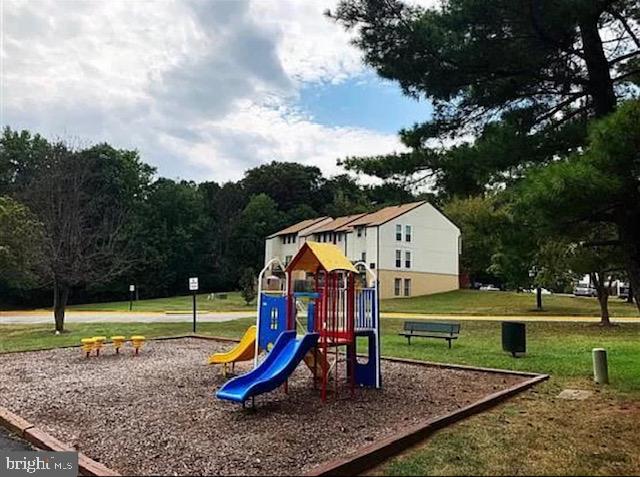 APPLEWALK CONDO - Residential