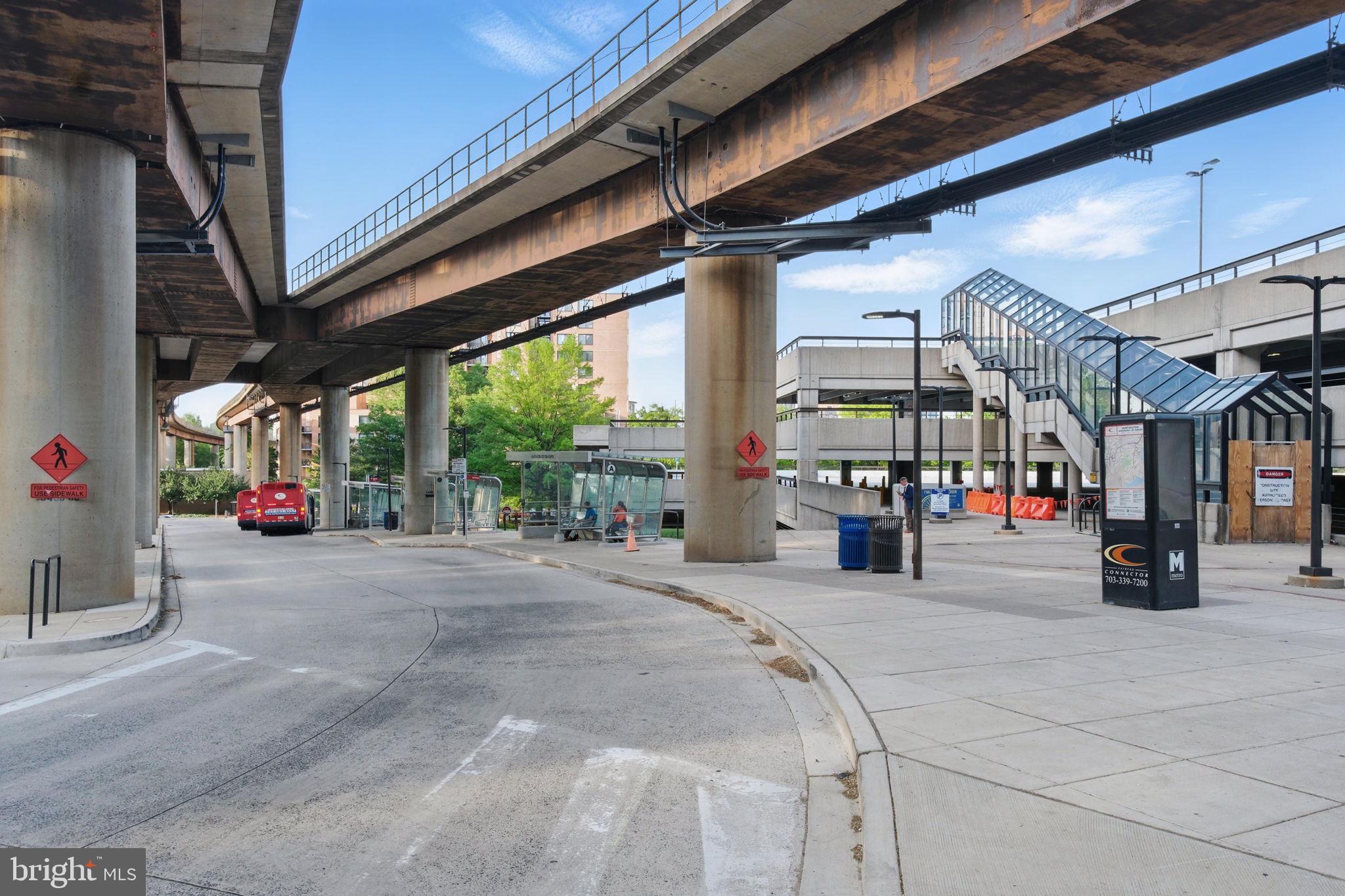 HUNTINGTON CLUB - Residential Lease