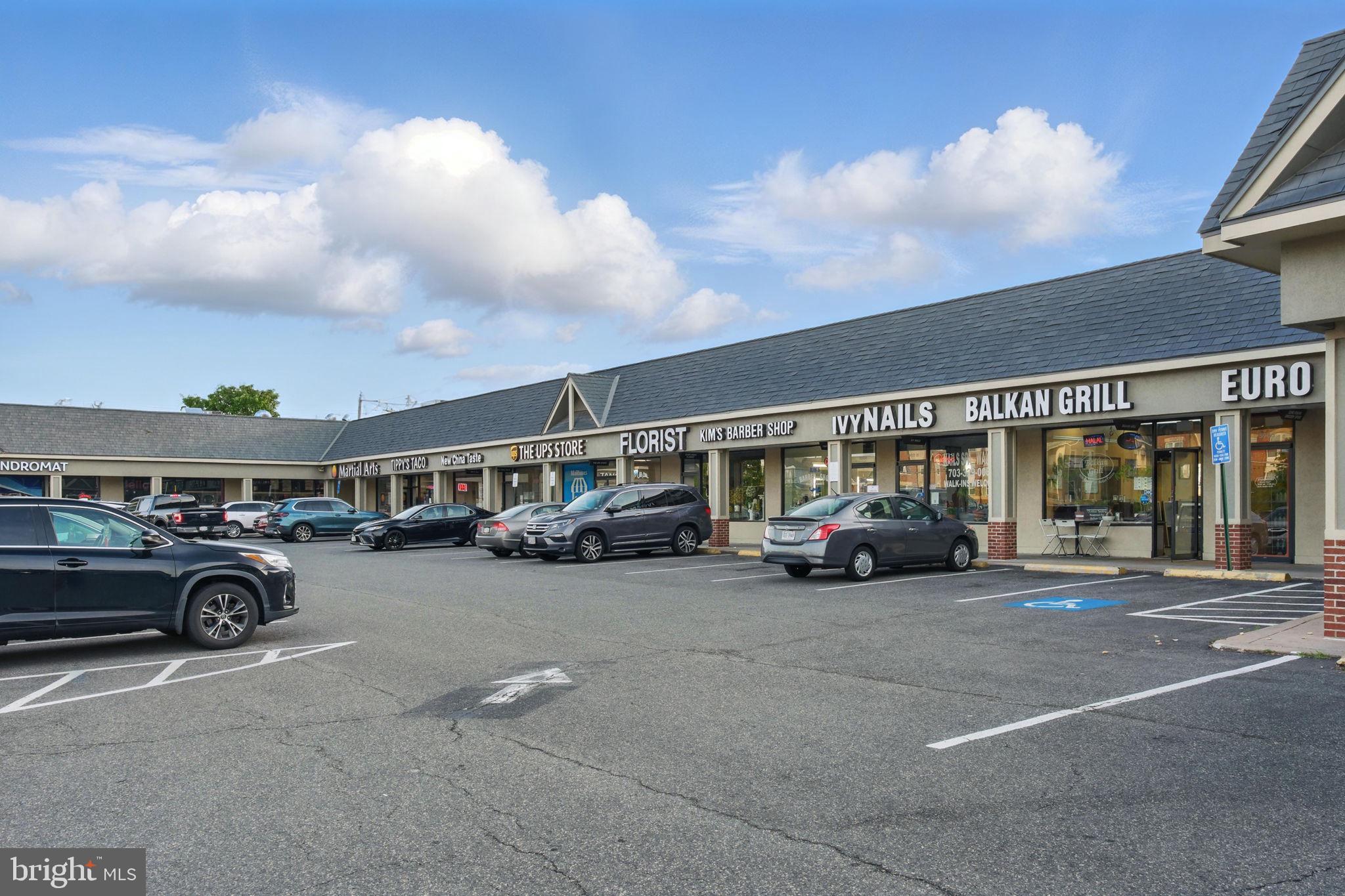 HUNTINGTON CLUB - Residential Lease